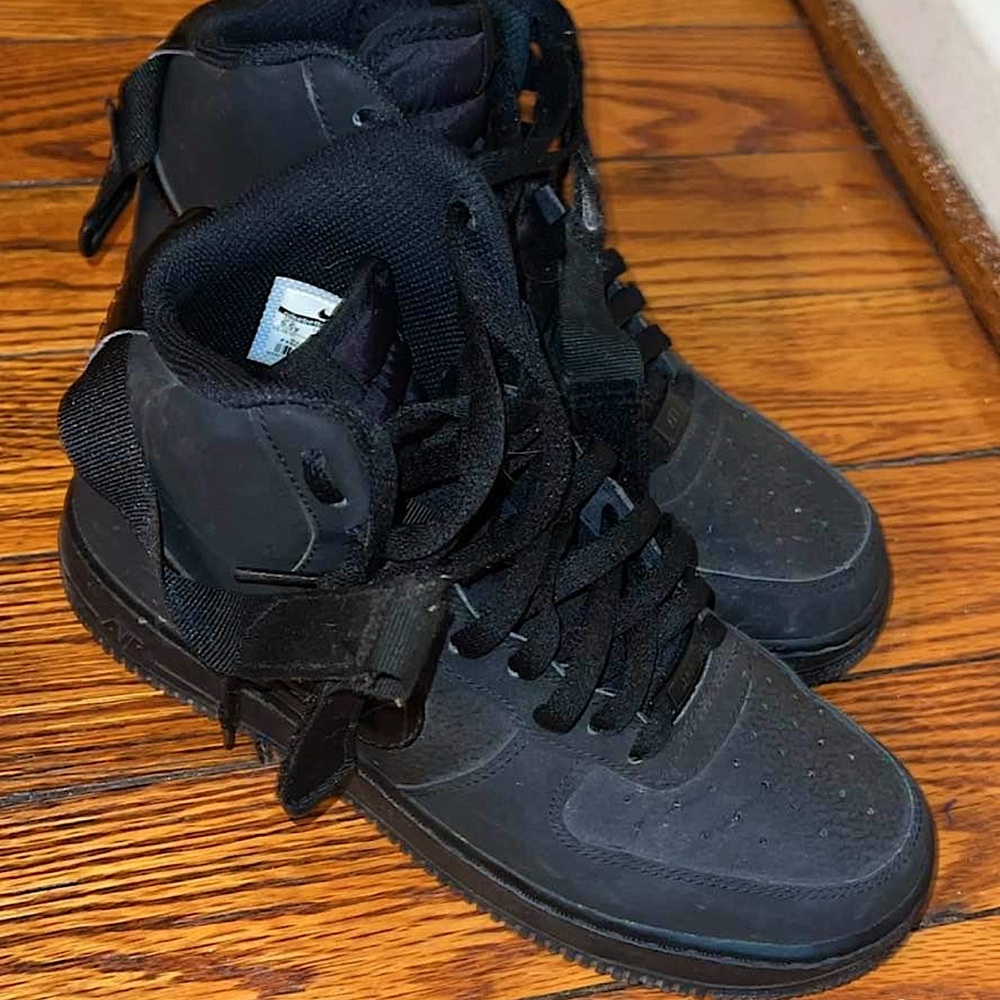 All black leather type high top w/ straps